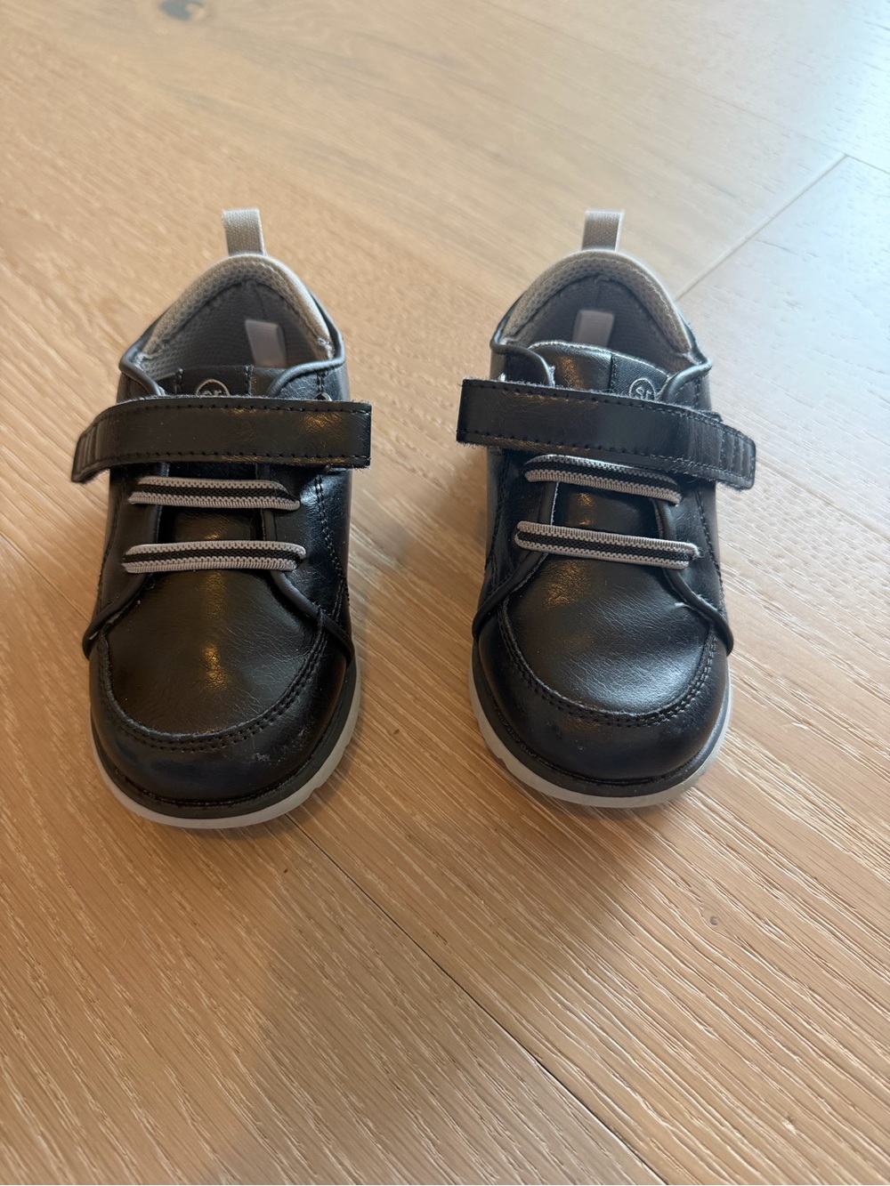 Stride Rite 360 Toddler Shoe, Black size 7